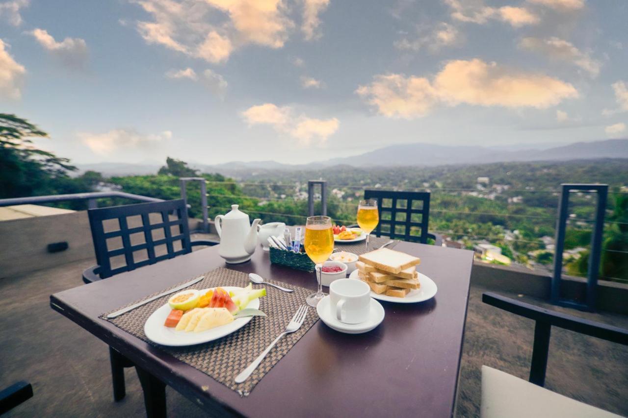 Hotel The Hills By Blue Fox Kandy Exterior foto