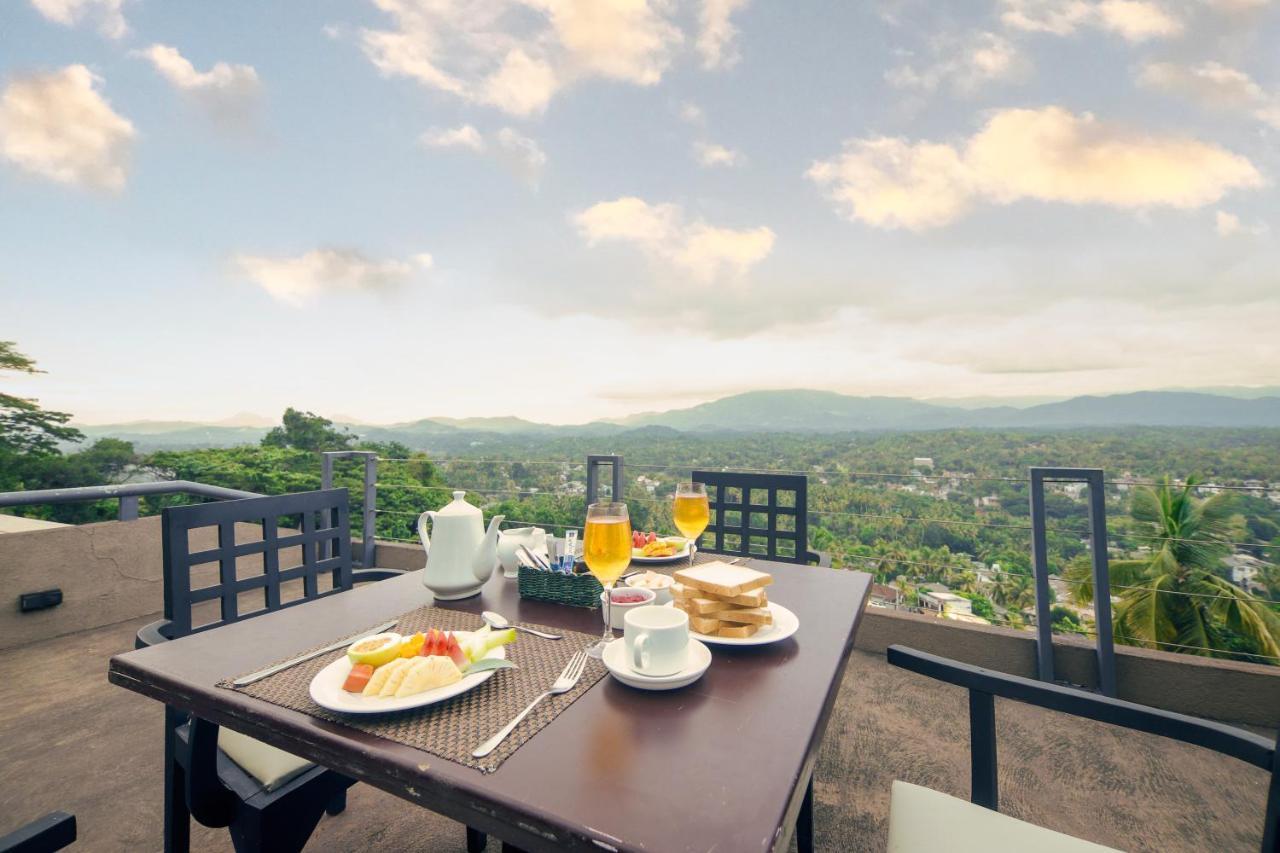 Hotel The Hills By Blue Fox Kandy Exterior foto